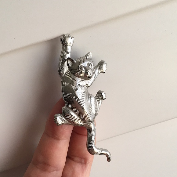 🖤Vtg💕Pewter cat brooch
